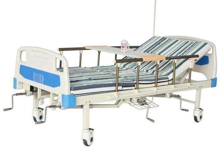 可拆卸式床头床尾，便于护理人员为使用者洗头、洗脚、按摩等日常护理